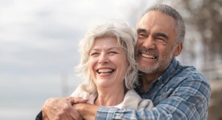 5 fall detection benefits of a panic alarm for elderly 4