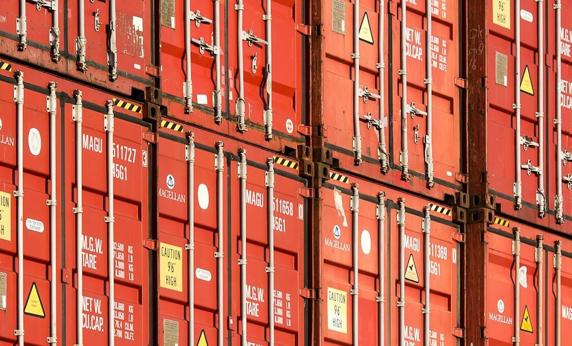 a complete guide to choosing the right storage solutions for your business