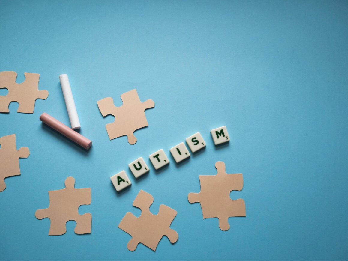 early signs of autism parents should never ignore