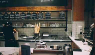 the entrepreneur's guide to choosing between legacy and emerging food franchises