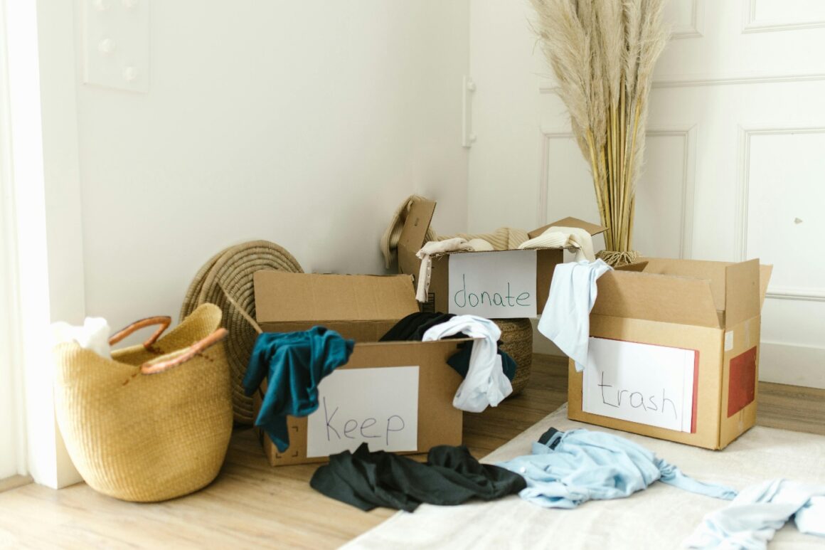 decluttering hacks that make relocating easier