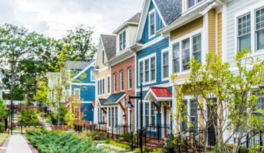 how to choose between townhomes and apartments