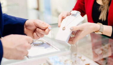 is arizona becoming a hub for diamond resale and investment