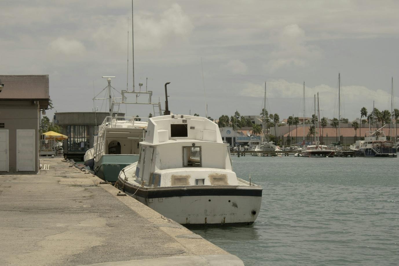 top 4 benefits of boat rental in aruba for every traveler 2