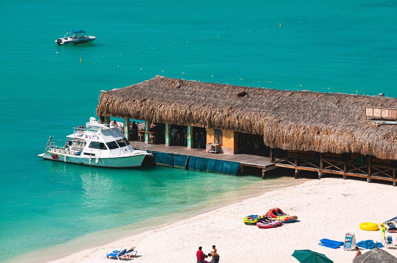 top 4 benefits of boat rental in aruba for every traveler 3