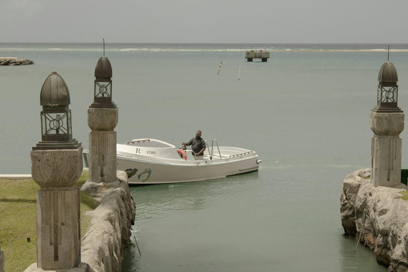 top 4 benefits of boat rental in aruba for every traveler