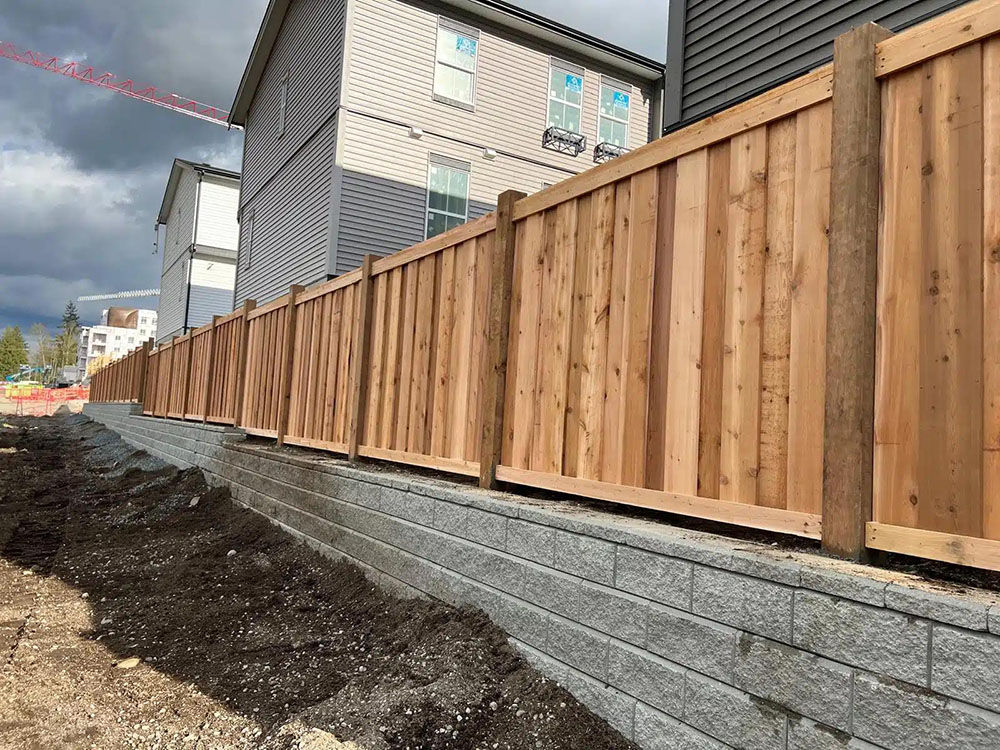 how to choose the right material for a premium new fence 2