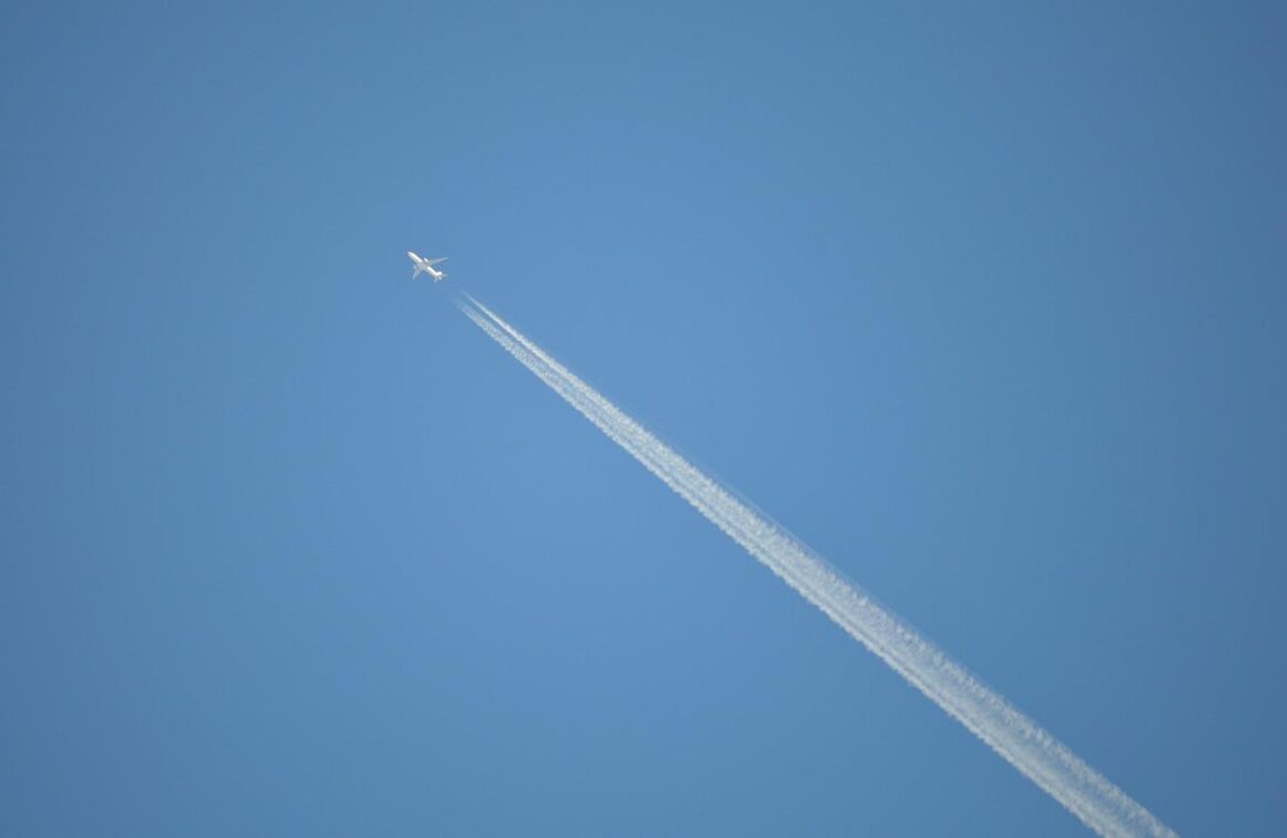 how do airplanes fly a beginners guide